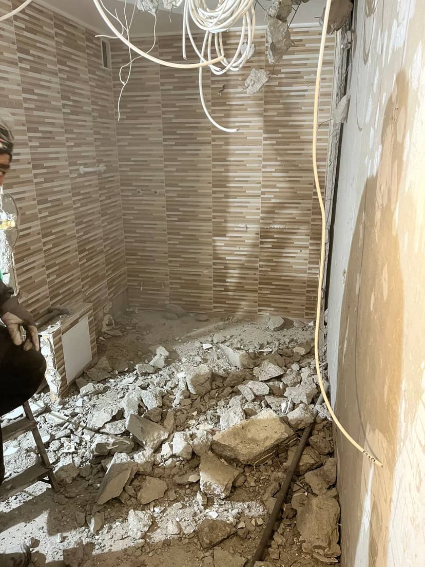 Collecting gypsum waste