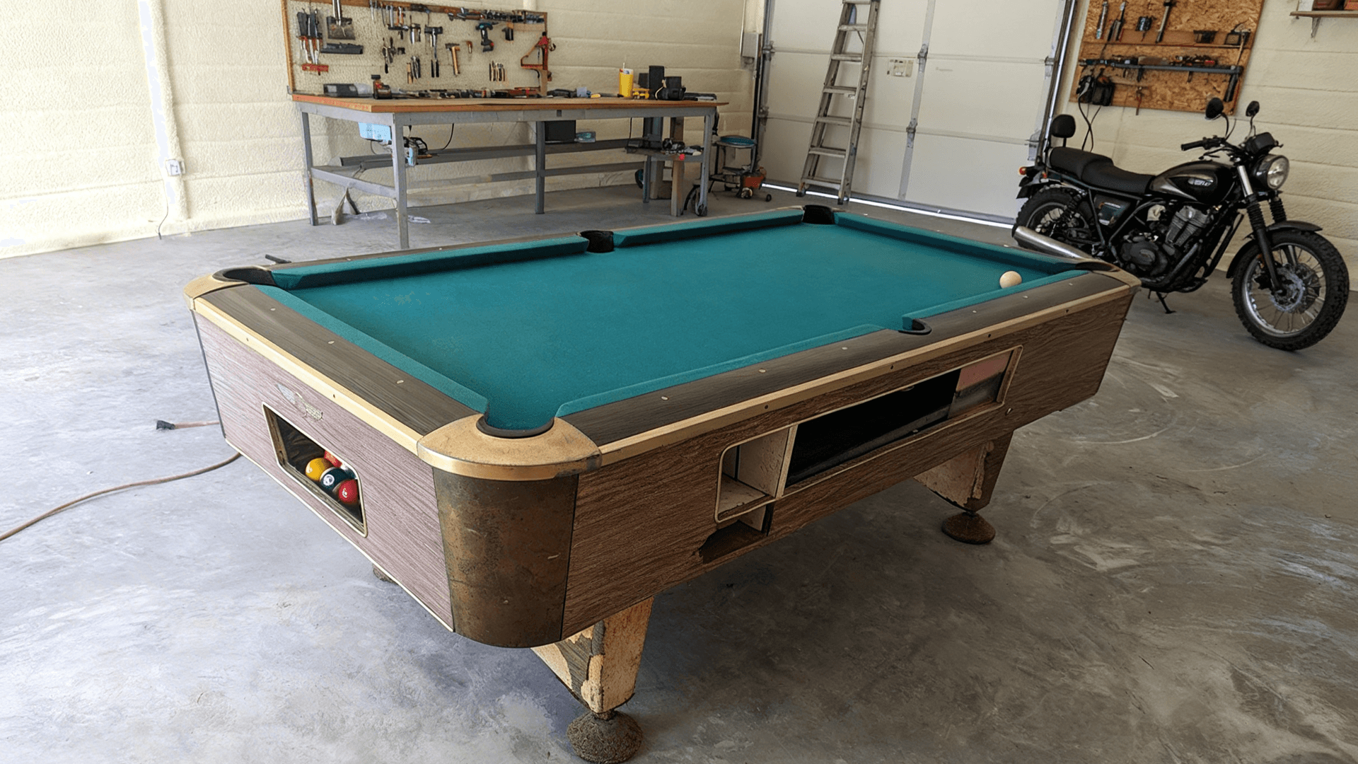 Billiard table disassembly